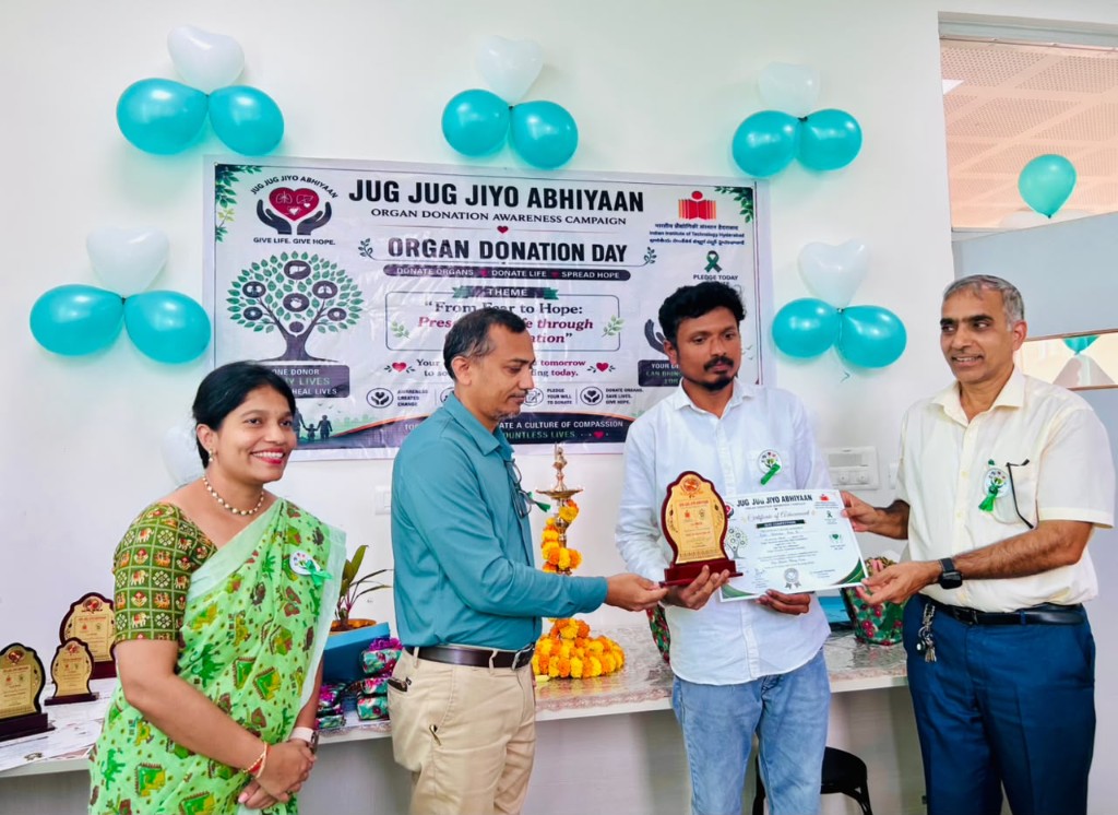 Prize distribution for the organ donation awareness activities